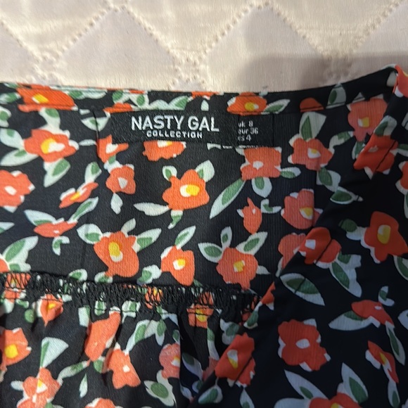 Nasty Gal floral maxi dress Size US 4. Side zip up. - Picture 6 of 8